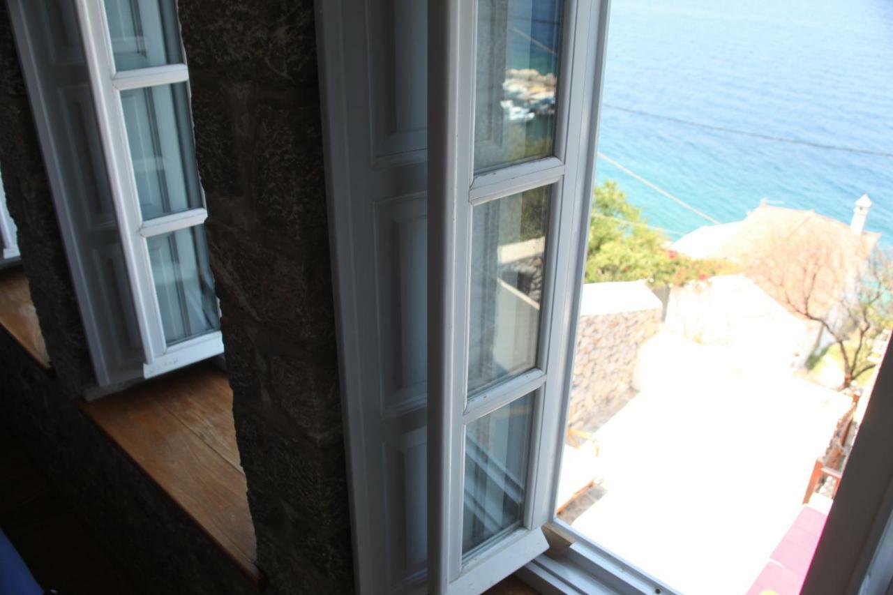 Alkioni Stone House Villa ไฮดรา ภายนอก รูปภาพ