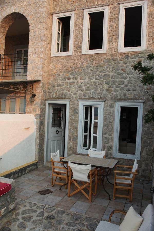 Alkioni Stone House Villa ไฮดรา ภายนอก รูปภาพ